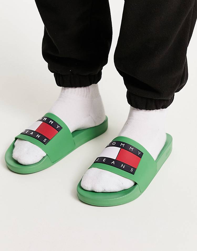 Tommy Jeans flag pool slider in green